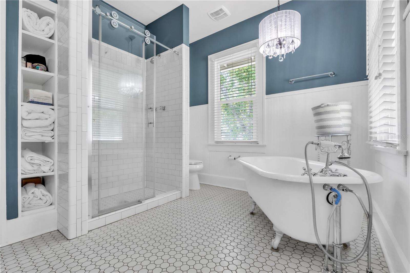 HYDE PARK - Residential