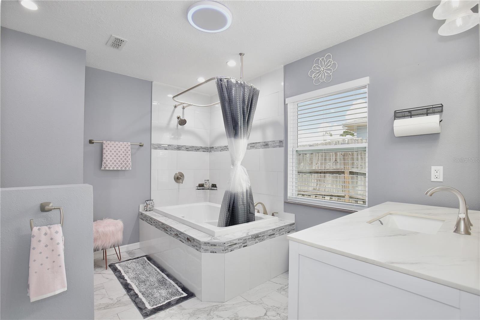 LAKE CRESCENT PINES EAST SUB - Residential