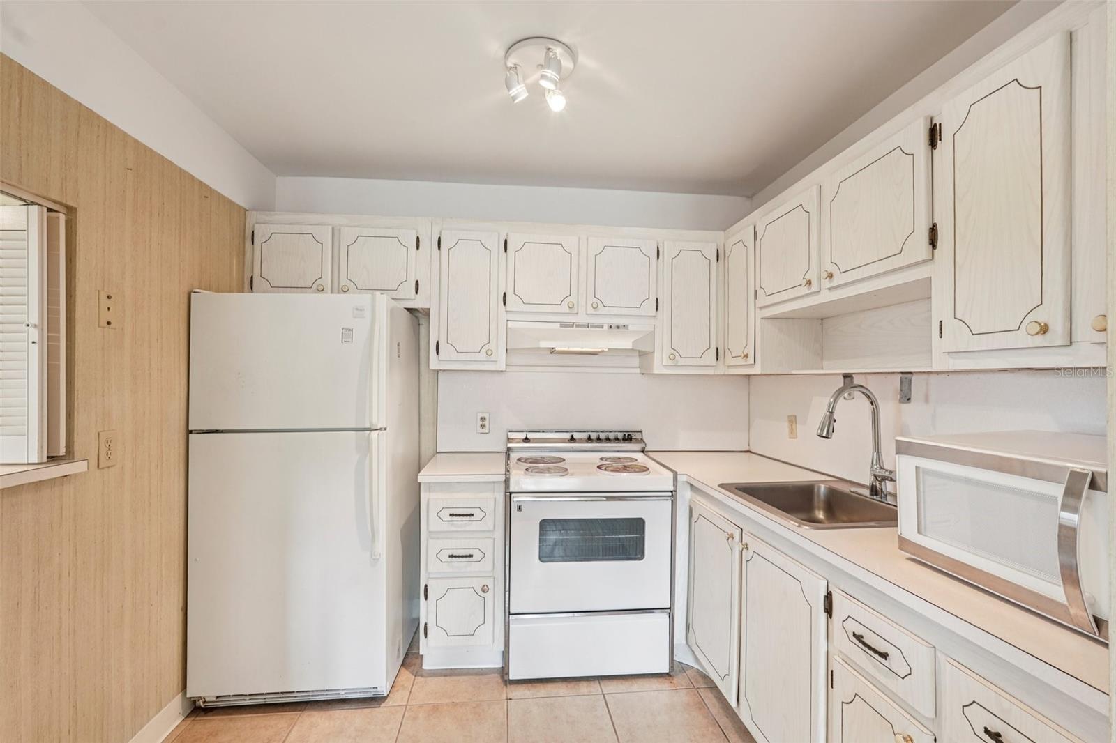 ANDOVER A CONDO - Residential
