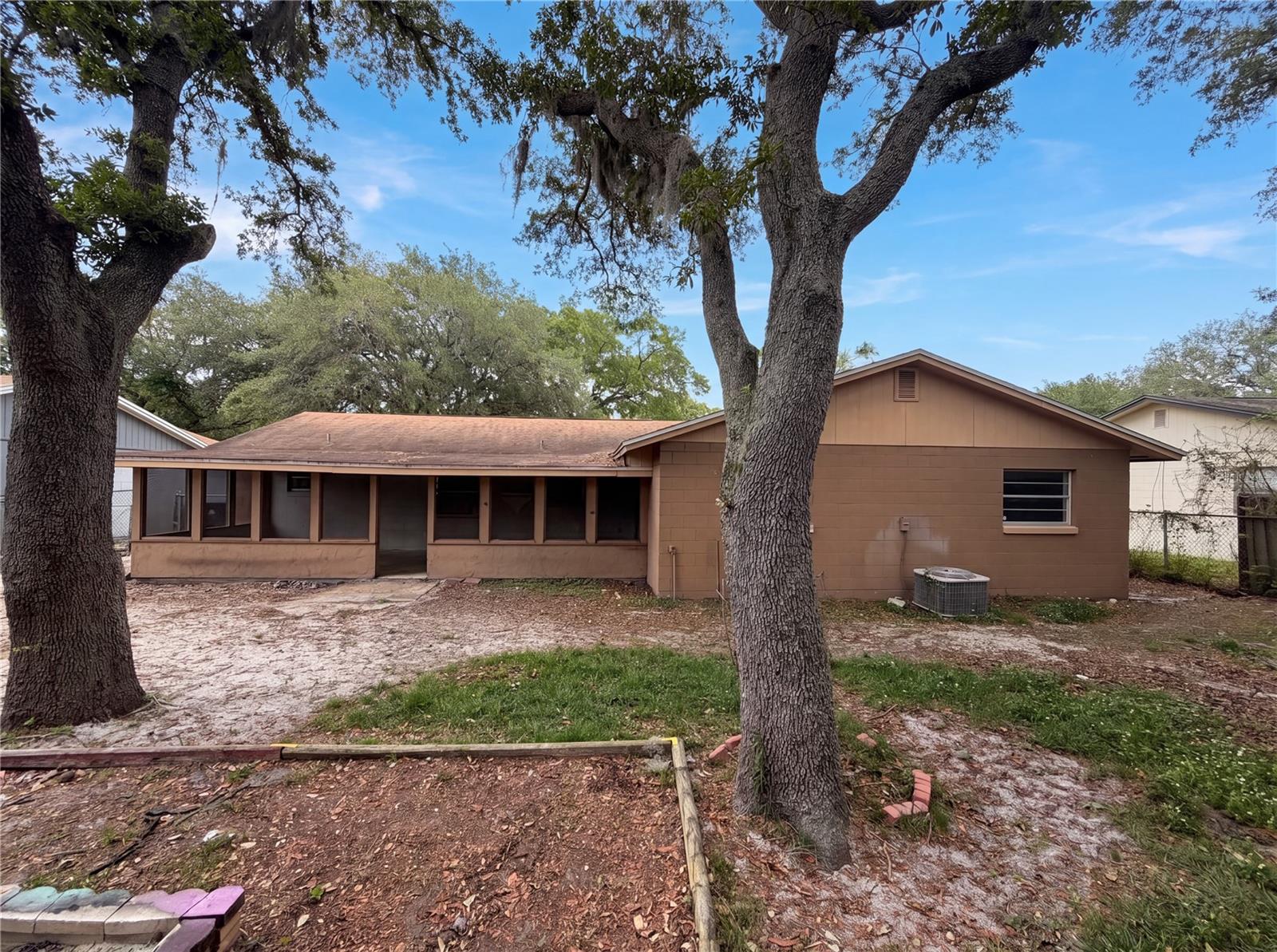 SIGNAL HILL - Residential