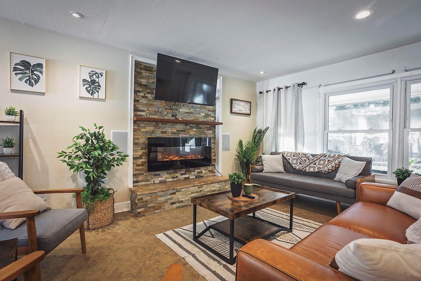 LYNWOOD PARK - Residential