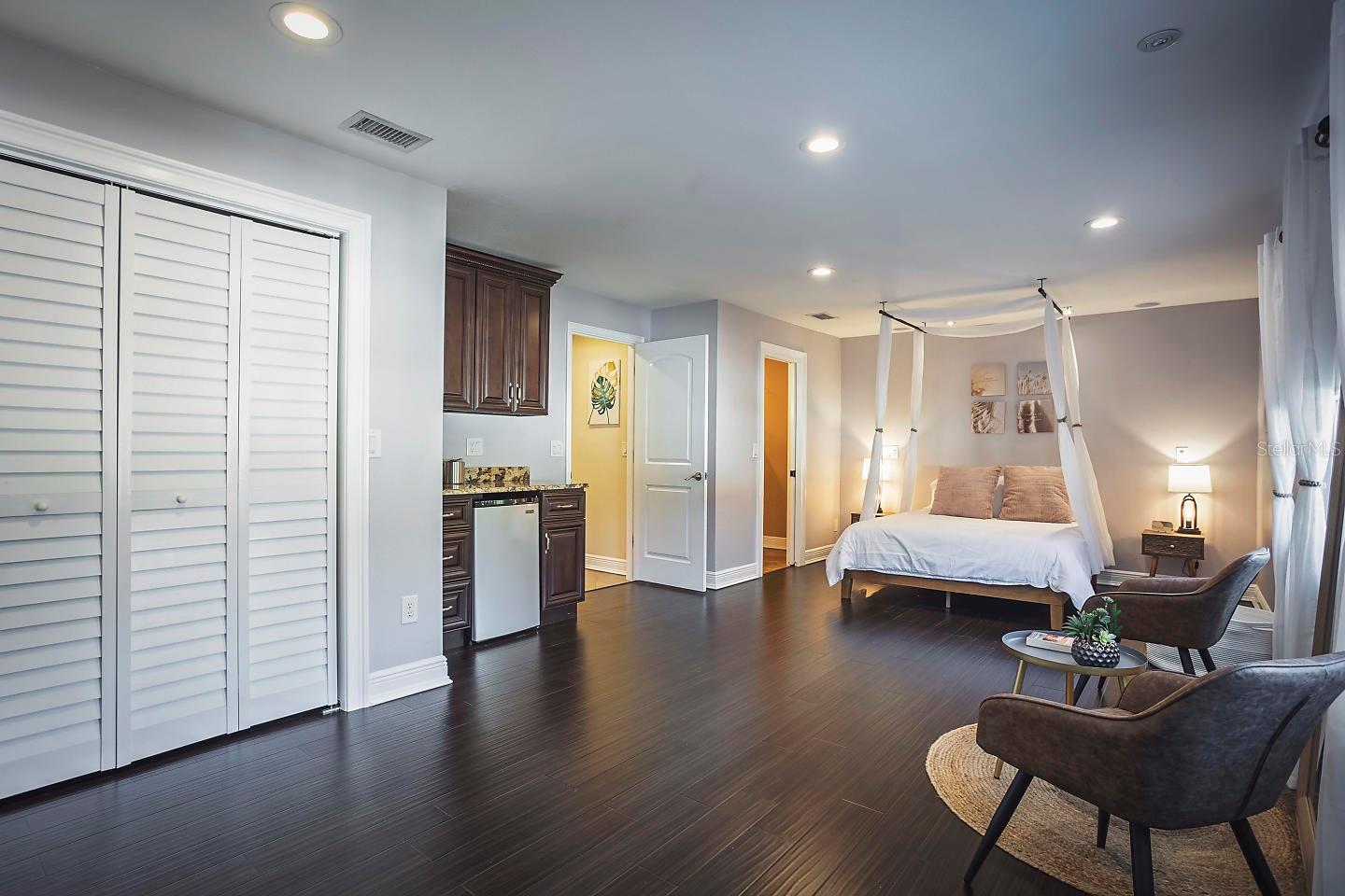 LYNWOOD PARK - Residential