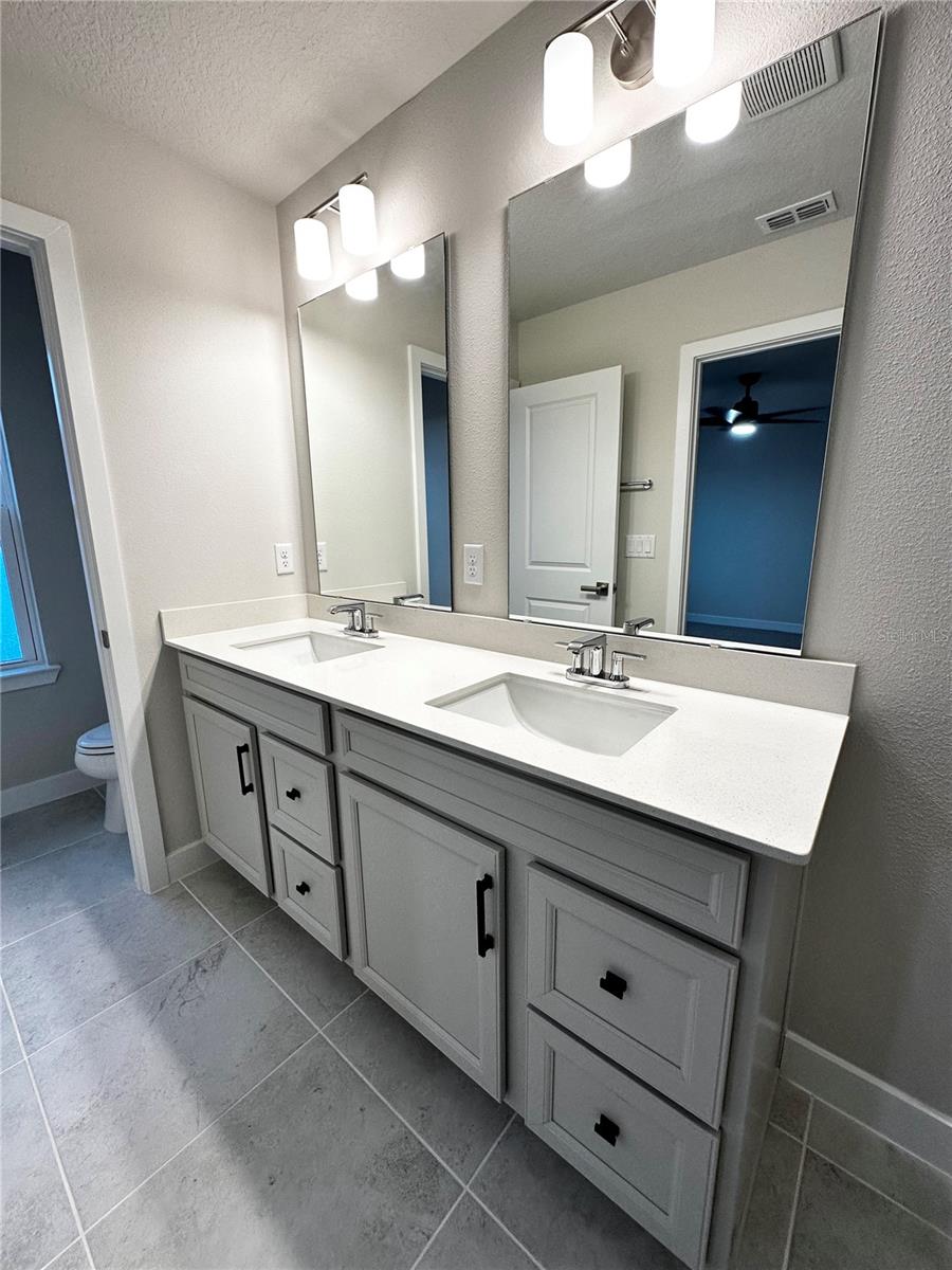 RIVINGTON PH 4 - Residential Lease