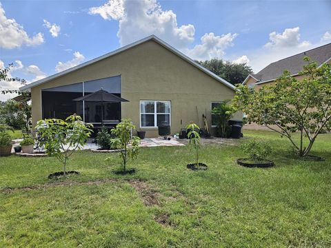 A home in LAKELAND