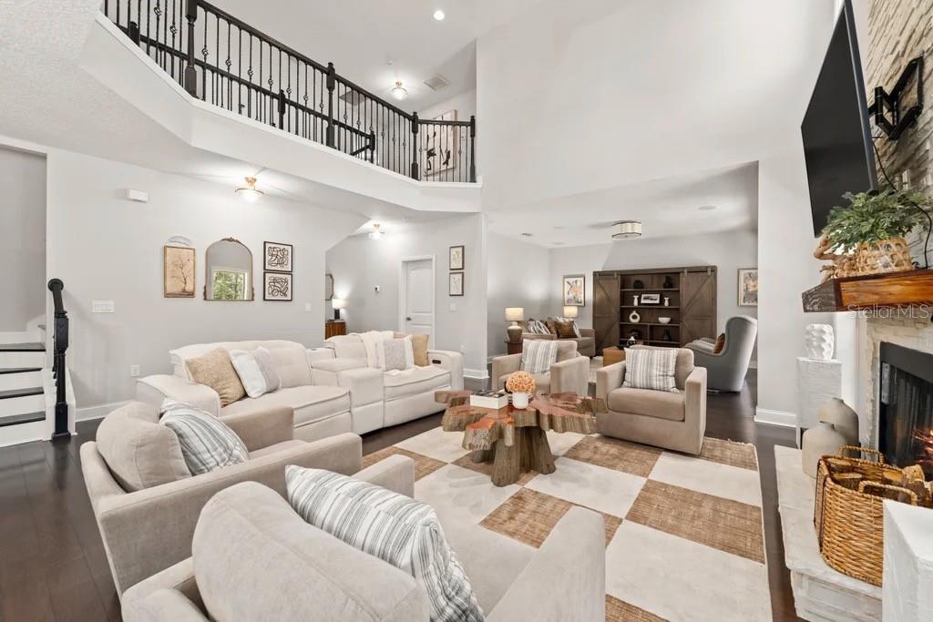 GRAND OAKS - Residential