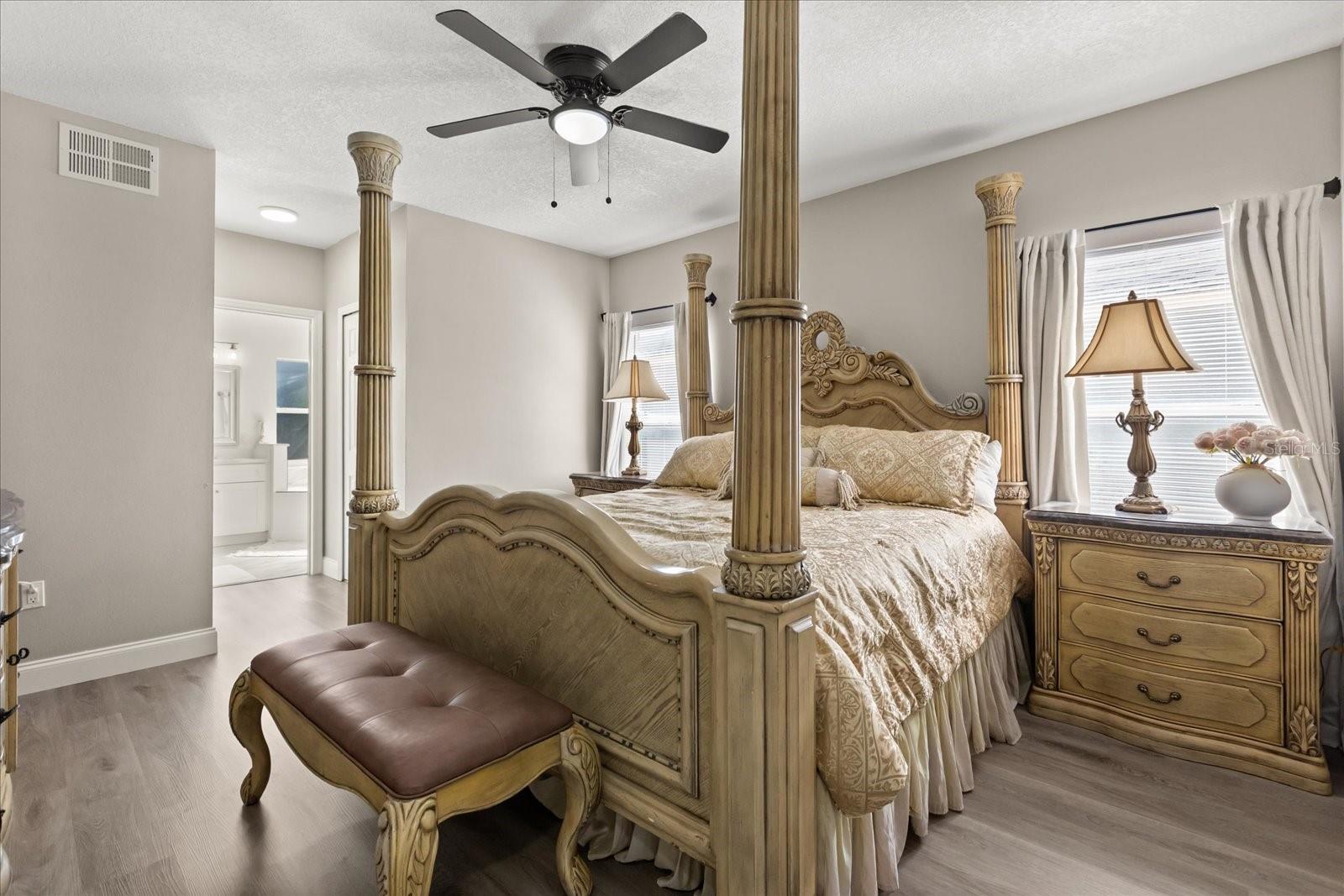 OAK ISLAND COVE - Residential