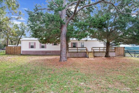 A home in HOMOSASSA