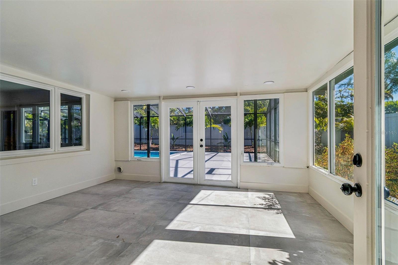 NORTH EAST PARK PLACIDO SHORES - Residential