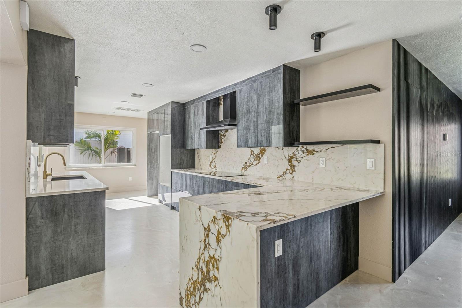 NORTH EAST PARK PLACIDO SHORES - Residential