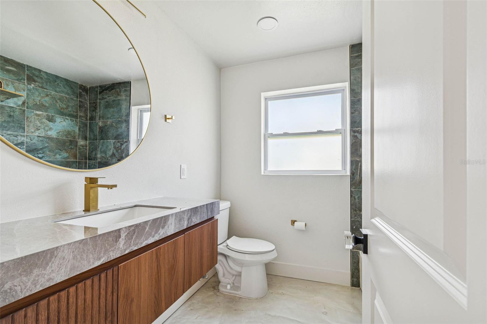 NORTH EAST PARK PLACIDO SHORES - Residential