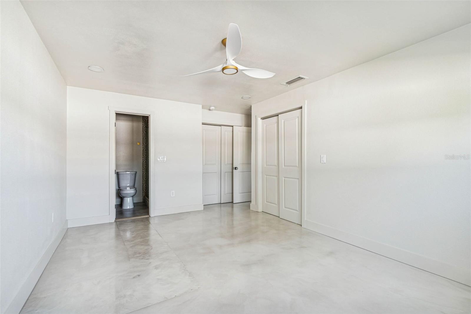 NORTH EAST PARK PLACIDO SHORES - Residential