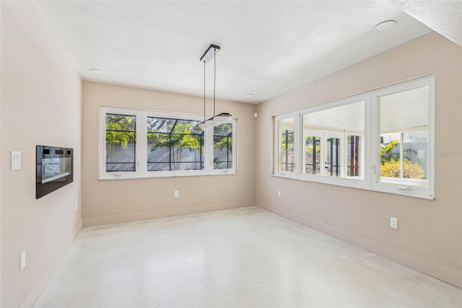 NORTH EAST PARK PLACIDO SHORES - Residential