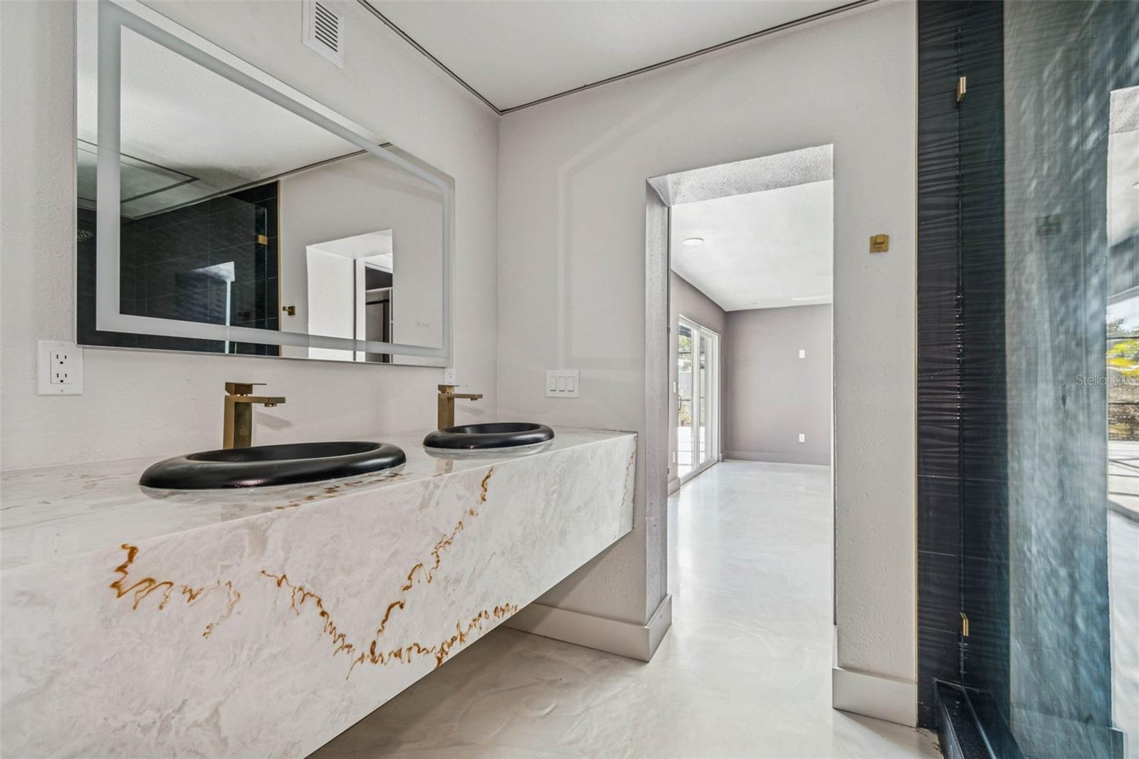 NORTH EAST PARK PLACIDO SHORES - Residential