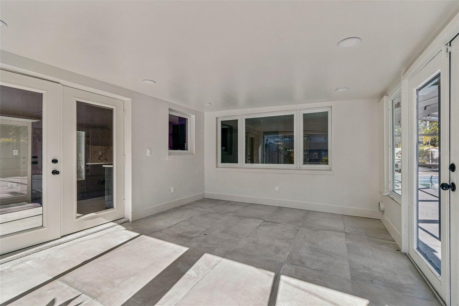 NORTH EAST PARK PLACIDO SHORES - Residential