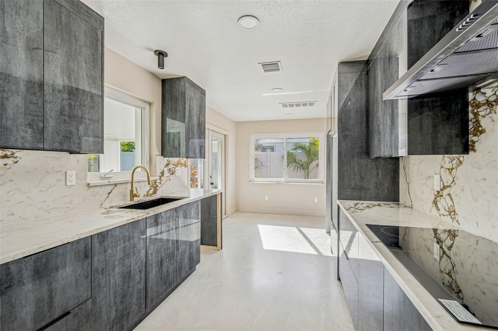 NORTH EAST PARK PLACIDO SHORES - Residential