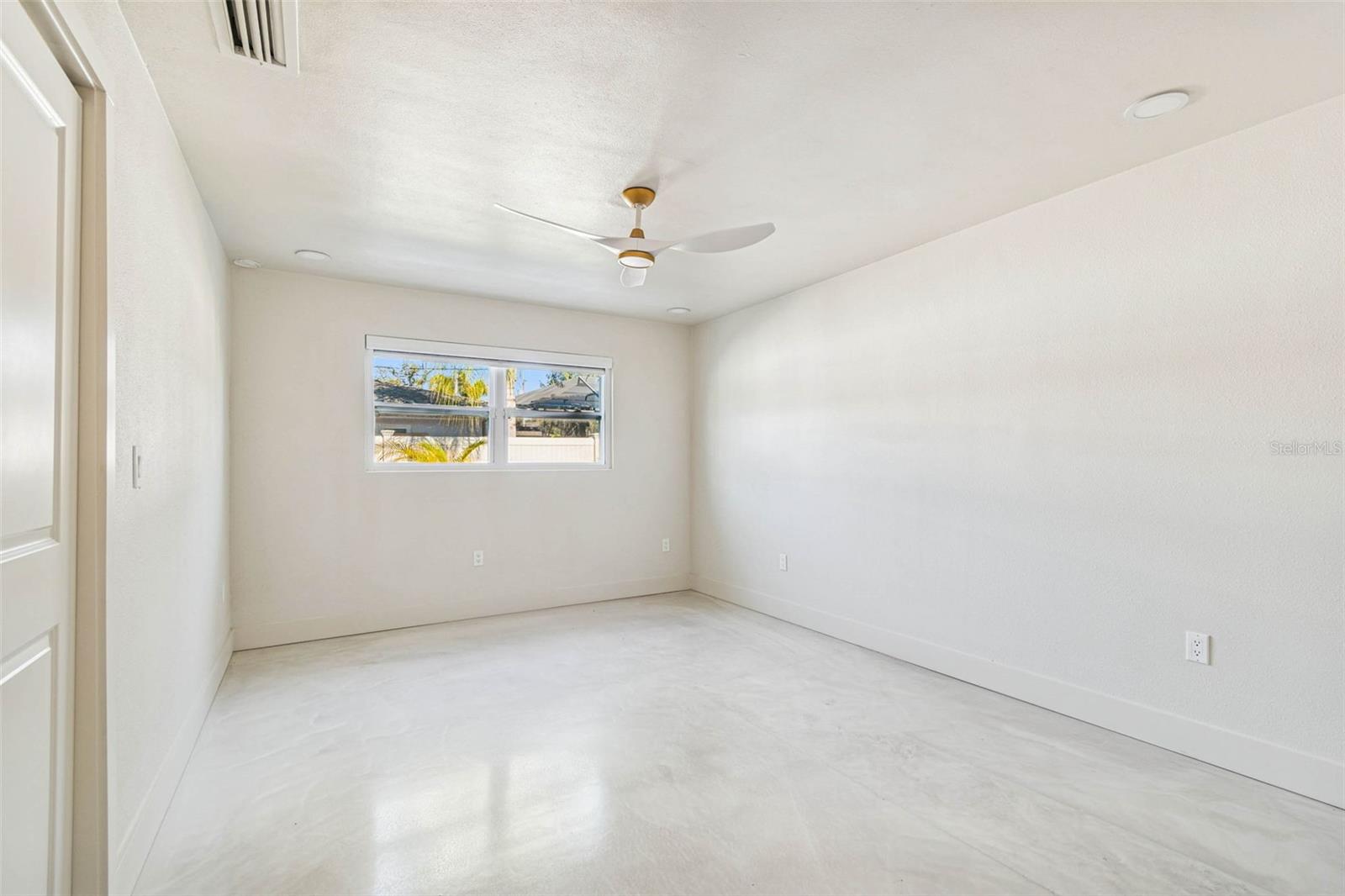 NORTH EAST PARK PLACIDO SHORES - Residential