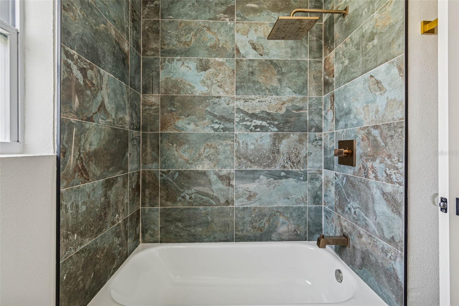 NORTH EAST PARK PLACIDO SHORES - Residential