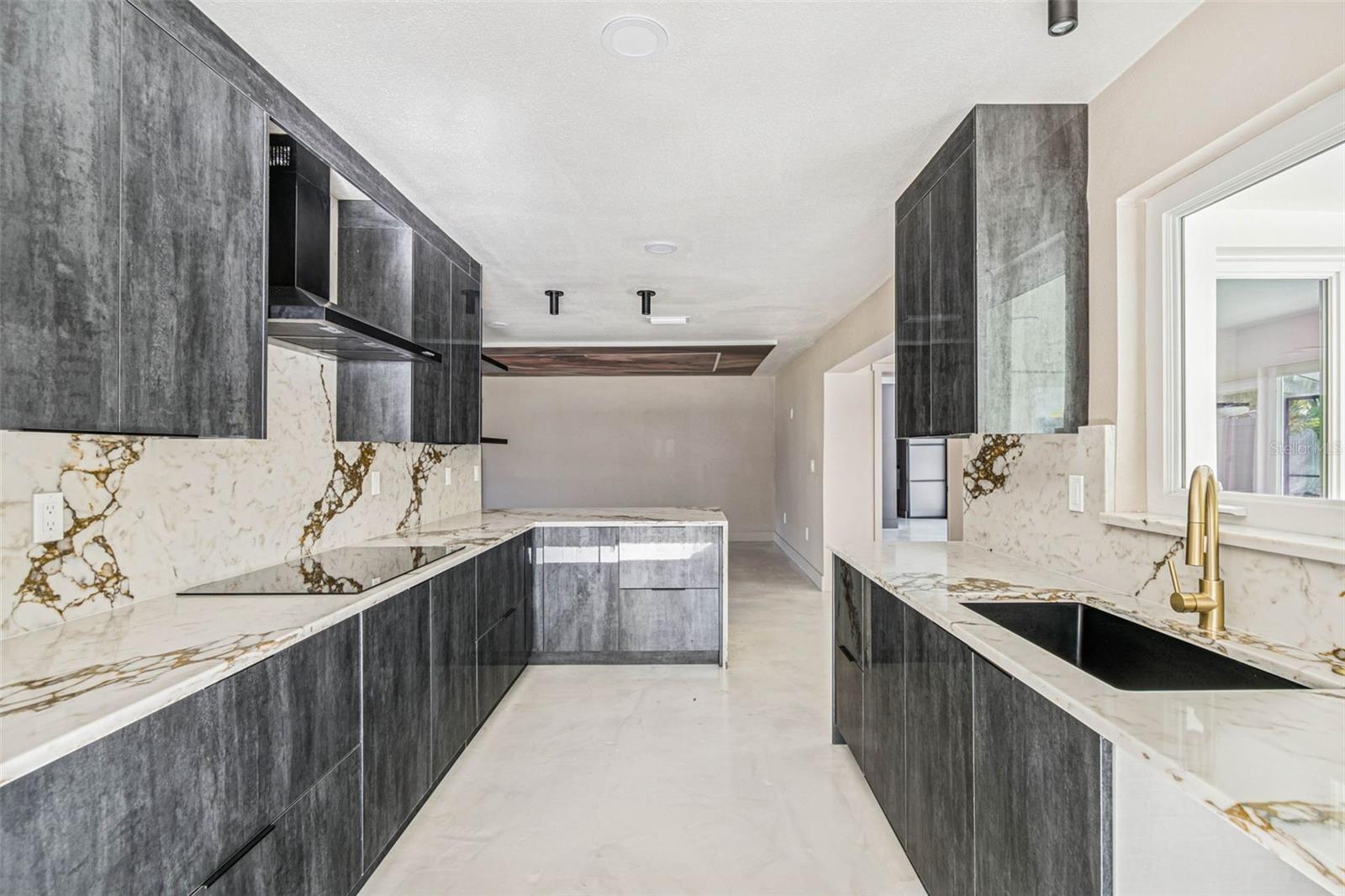 NORTH EAST PARK PLACIDO SHORES - Residential