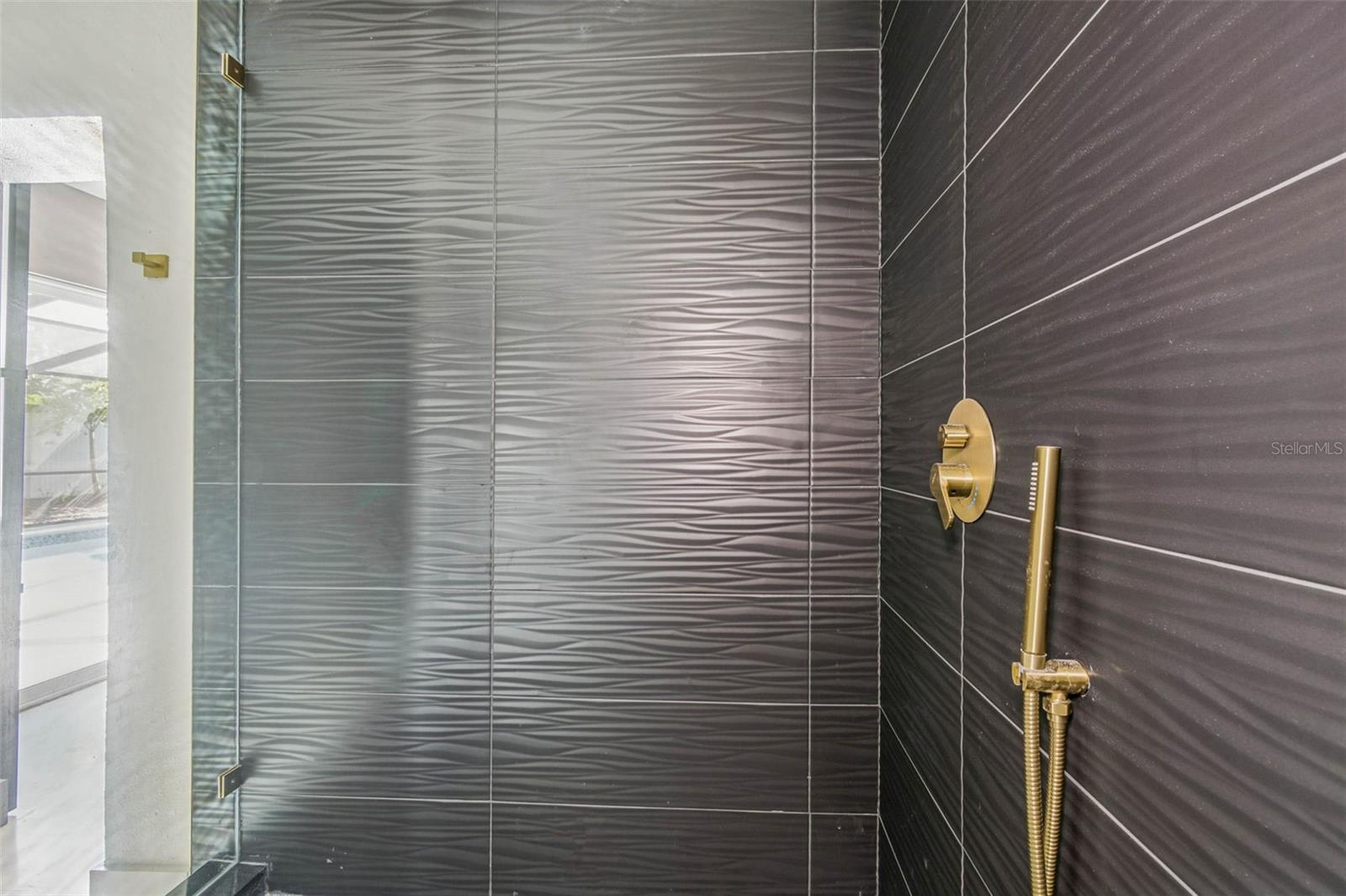 NORTH EAST PARK PLACIDO SHORES - Residential