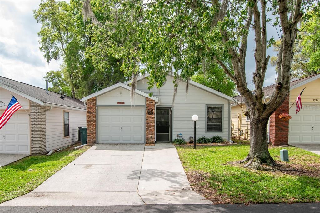 Photo of 3916 NE 22nd Lane, Ocala, FL 34470 (MLS # OM720250)