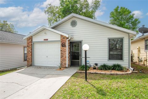 Photo of 3916 NE 22nd Lane, Ocala, FL 34470 (MLS # OM720250)