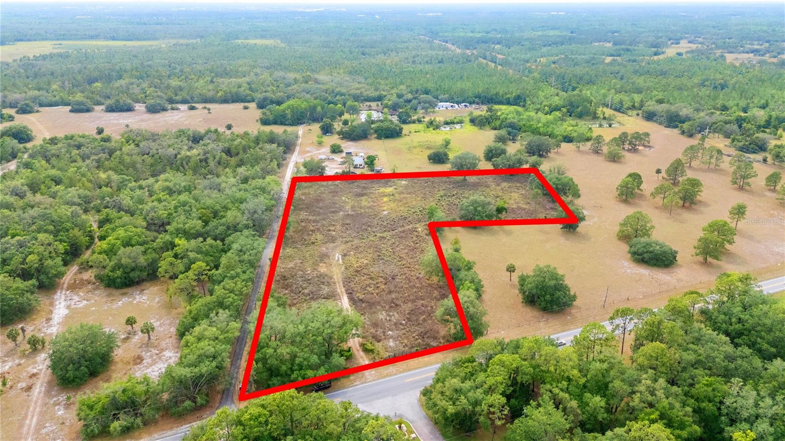 Now available—6.8 acres of prime vacant land on Chuluota Road, offering an exceptional opportunity for those seeking space, privacy, and potential. Situated at the accessible corner of Chuluota Road and Pickets Cove Road, this cleared and ready-to-build parcel is ideal for creating your dream custom estate. Whether you're envisioning a peaceful family retreat or a private residence with room to grow, this property delivers the tranquility of country living with the convenience of nearby city amenities.
Located in East Orlando, you'll enjoy quick access to top dining, shopping, and entertainment, all while surrounded by natural beauty and a sense of seclusion that's hard to find. This rare offering combines location, land, and lifestyle—don’t miss your chance to bring your vision to life on this remarkable property.