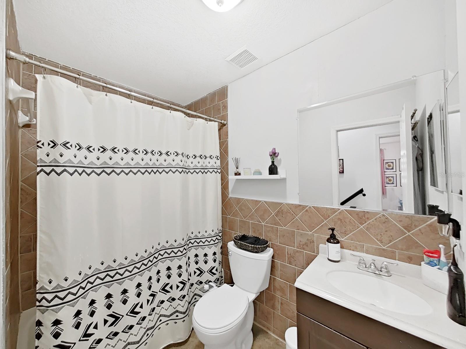 A REP OF LAS BRISAS & LAS - Residential