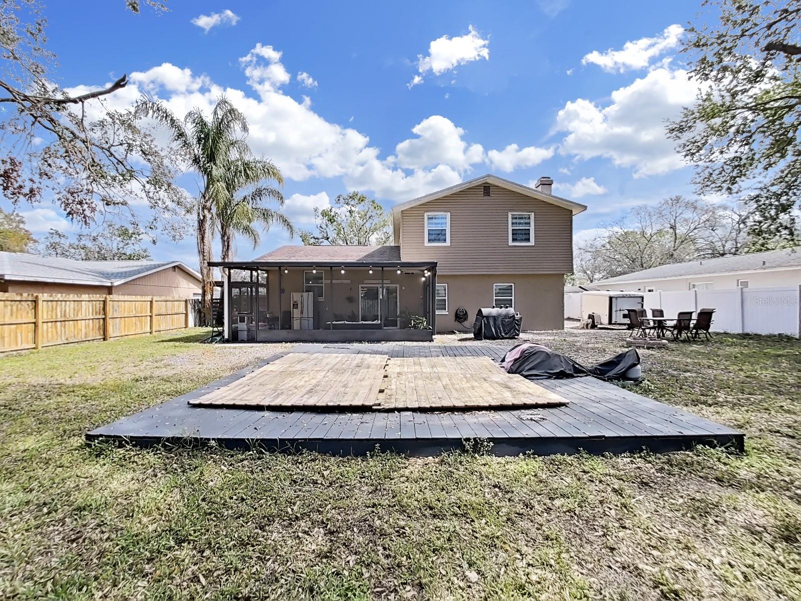 A REP OF LAS BRISAS & LAS - Residential