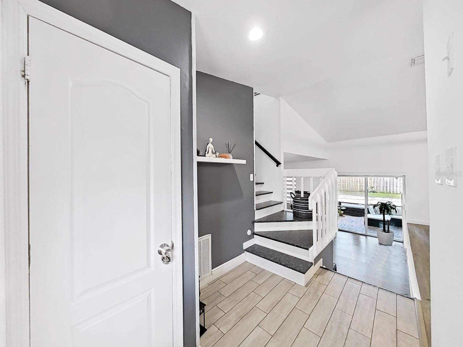 A REP OF LAS BRISAS & LAS - Residential