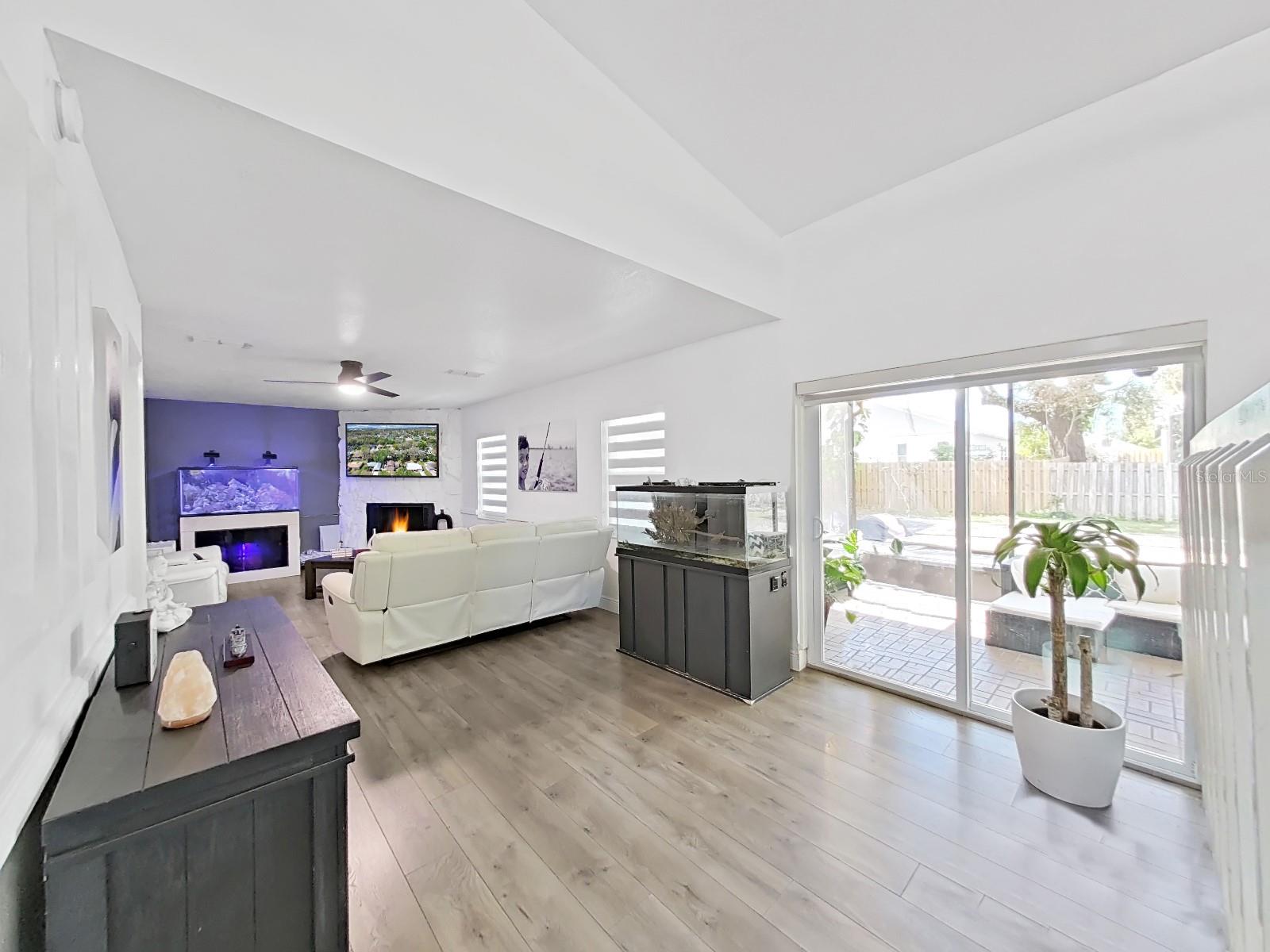 A REP OF LAS BRISAS & LAS - Residential