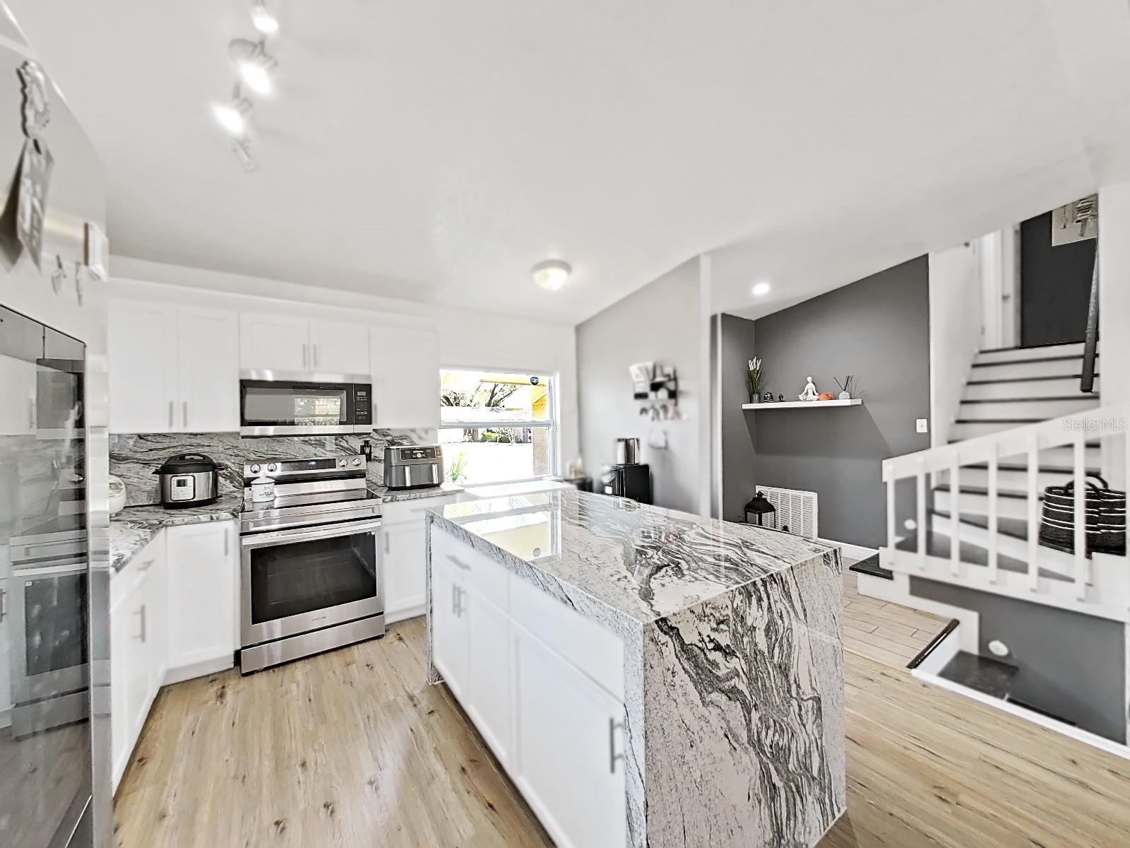 A REP OF LAS BRISAS & LAS - Residential