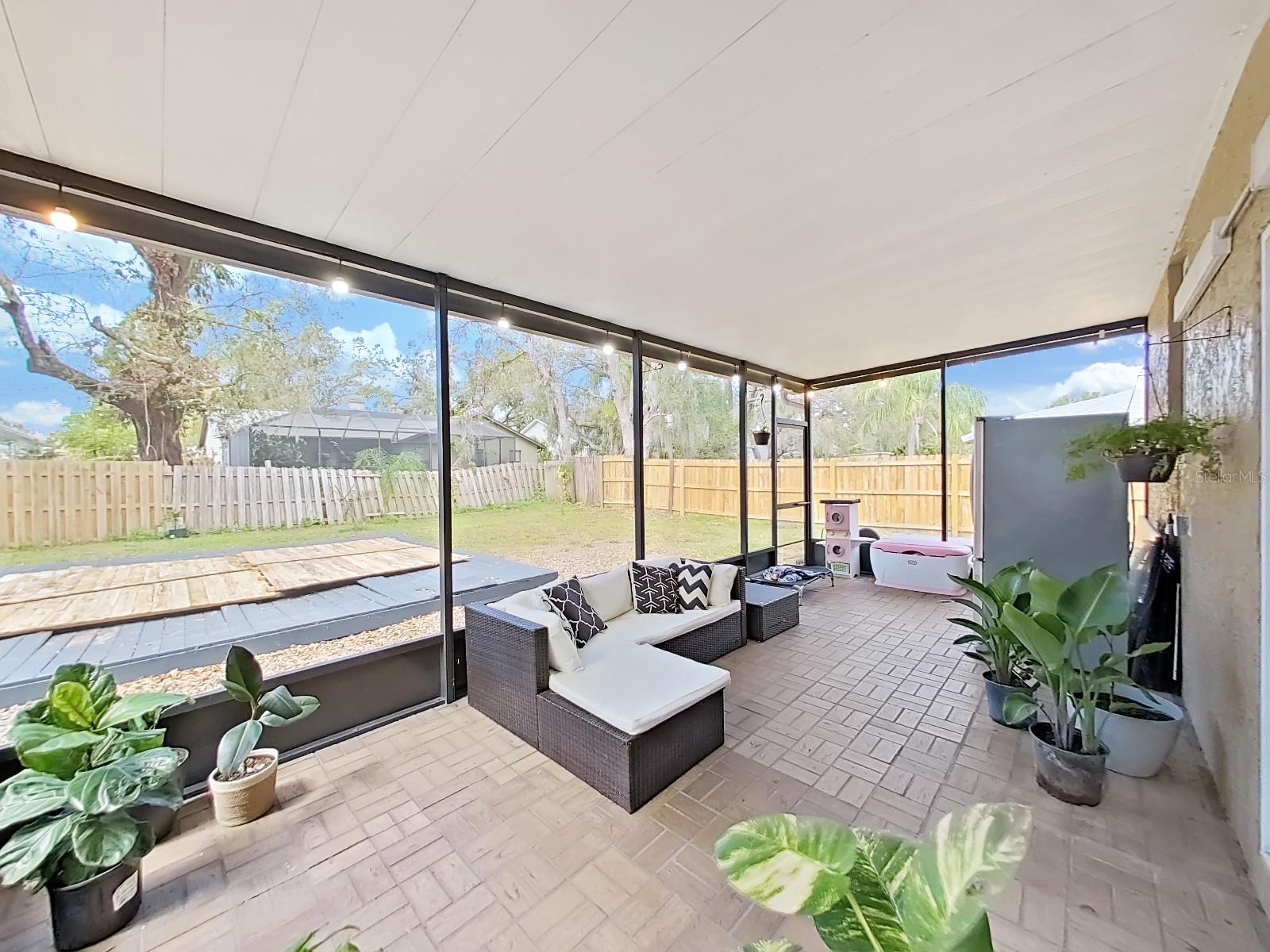 A REP OF LAS BRISAS & LAS - Residential