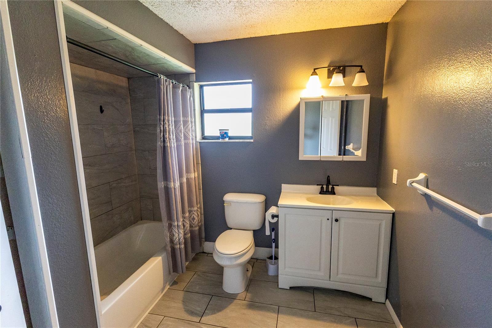 RAINBOW LAKES ESTATE - Residential