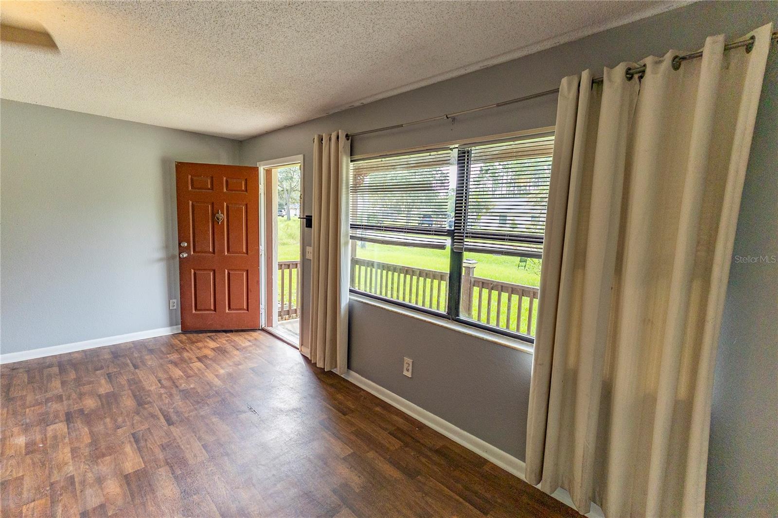 RAINBOW LAKES ESTATE - Residential