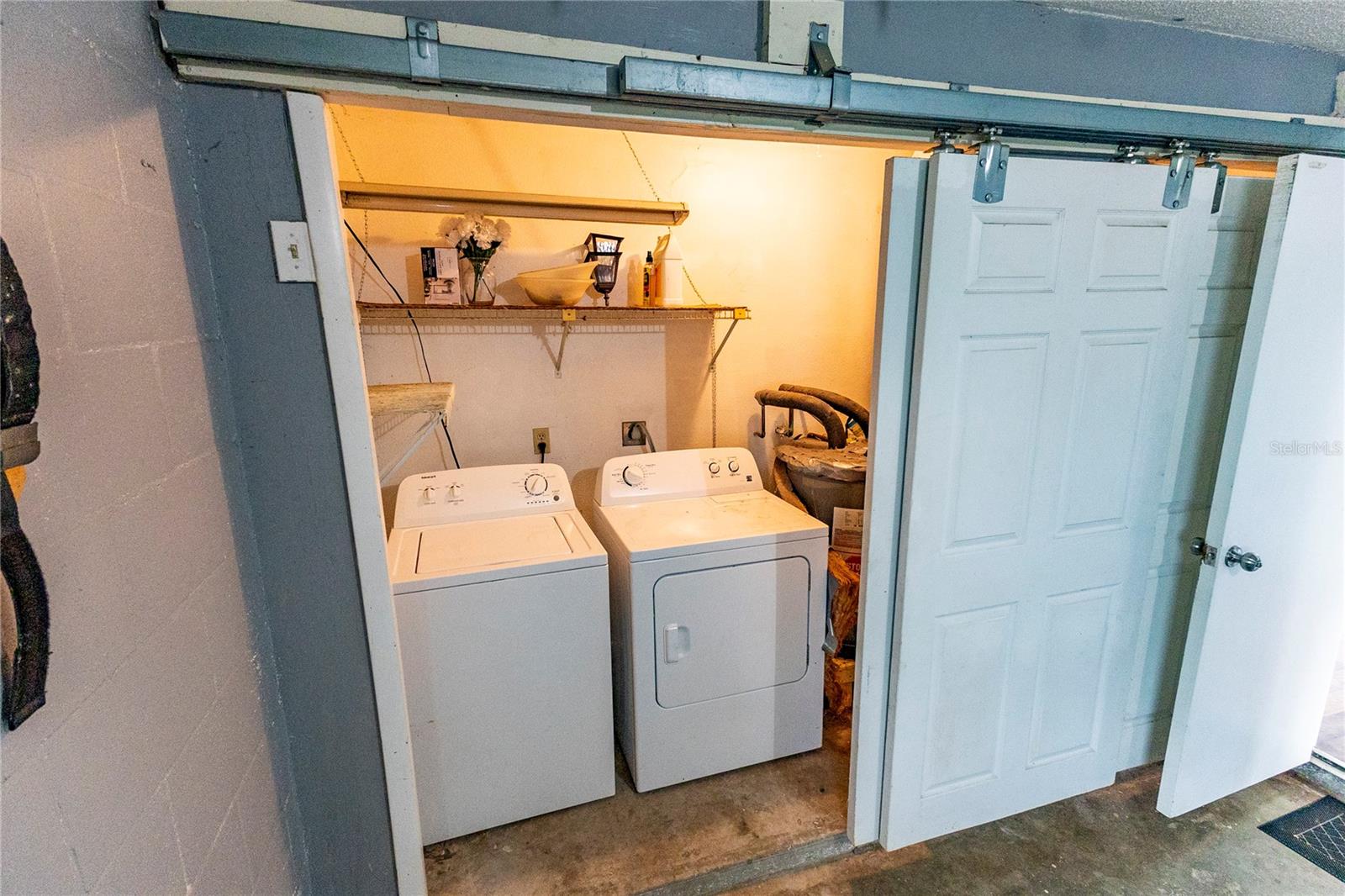 RAINBOW LAKES ESTATE - Residential