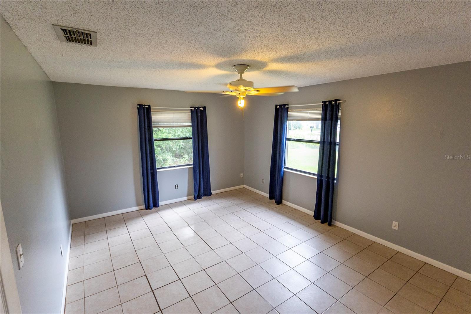 RAINBOW LAKES ESTATE - Residential