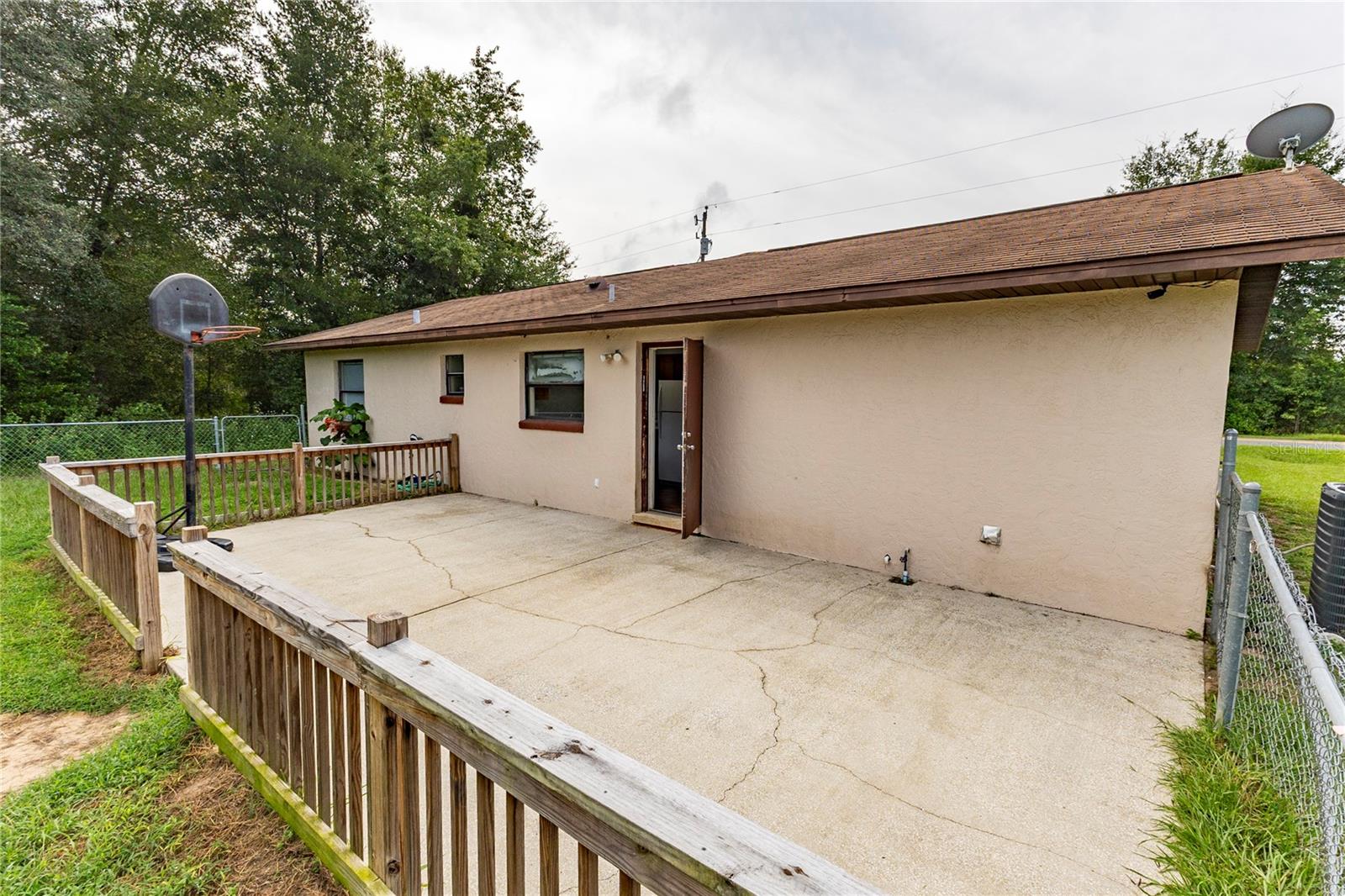 RAINBOW LAKES ESTATE - Residential