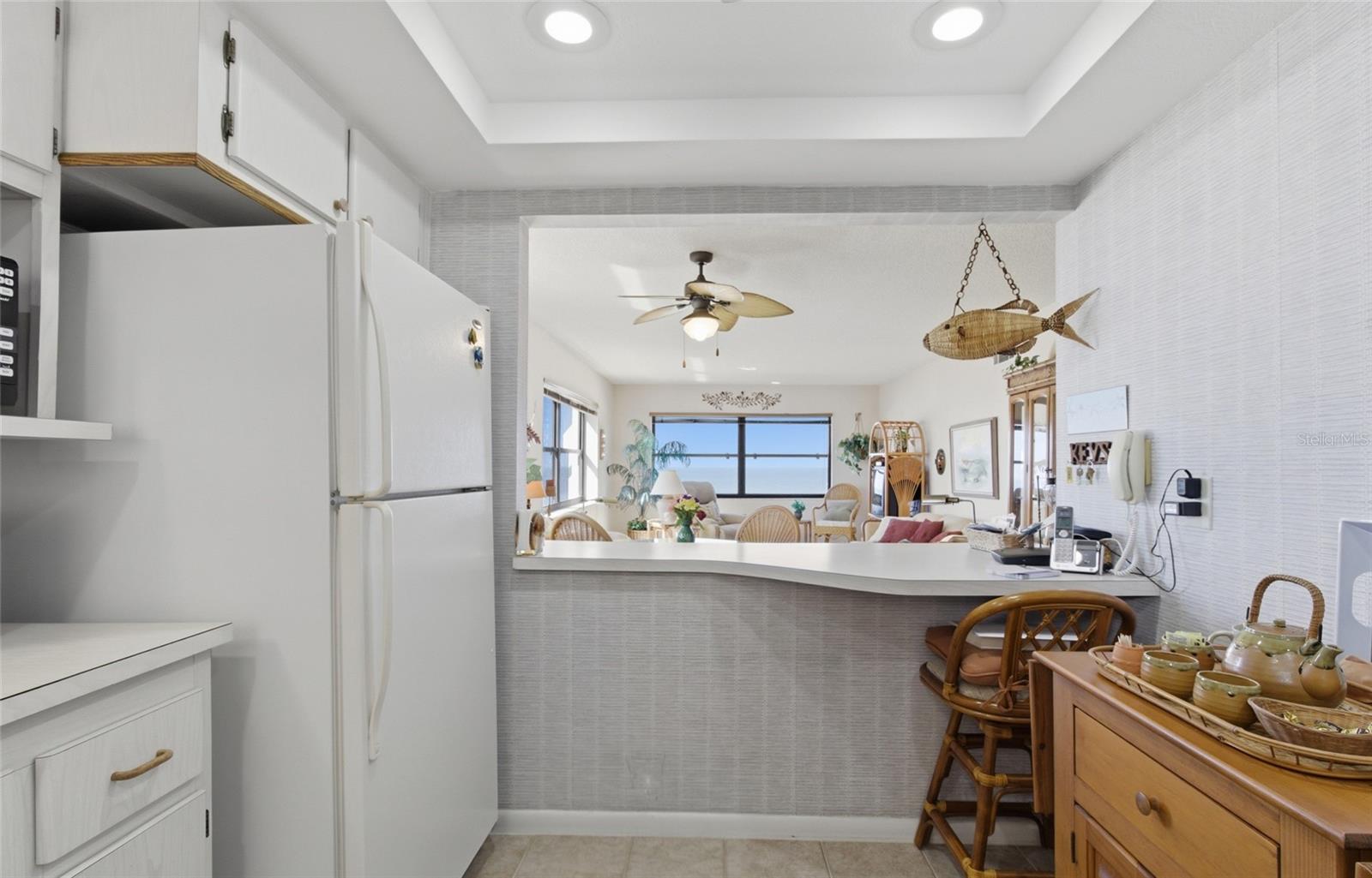 HARBOUR LIGHT TOWERS CONDO - Residential