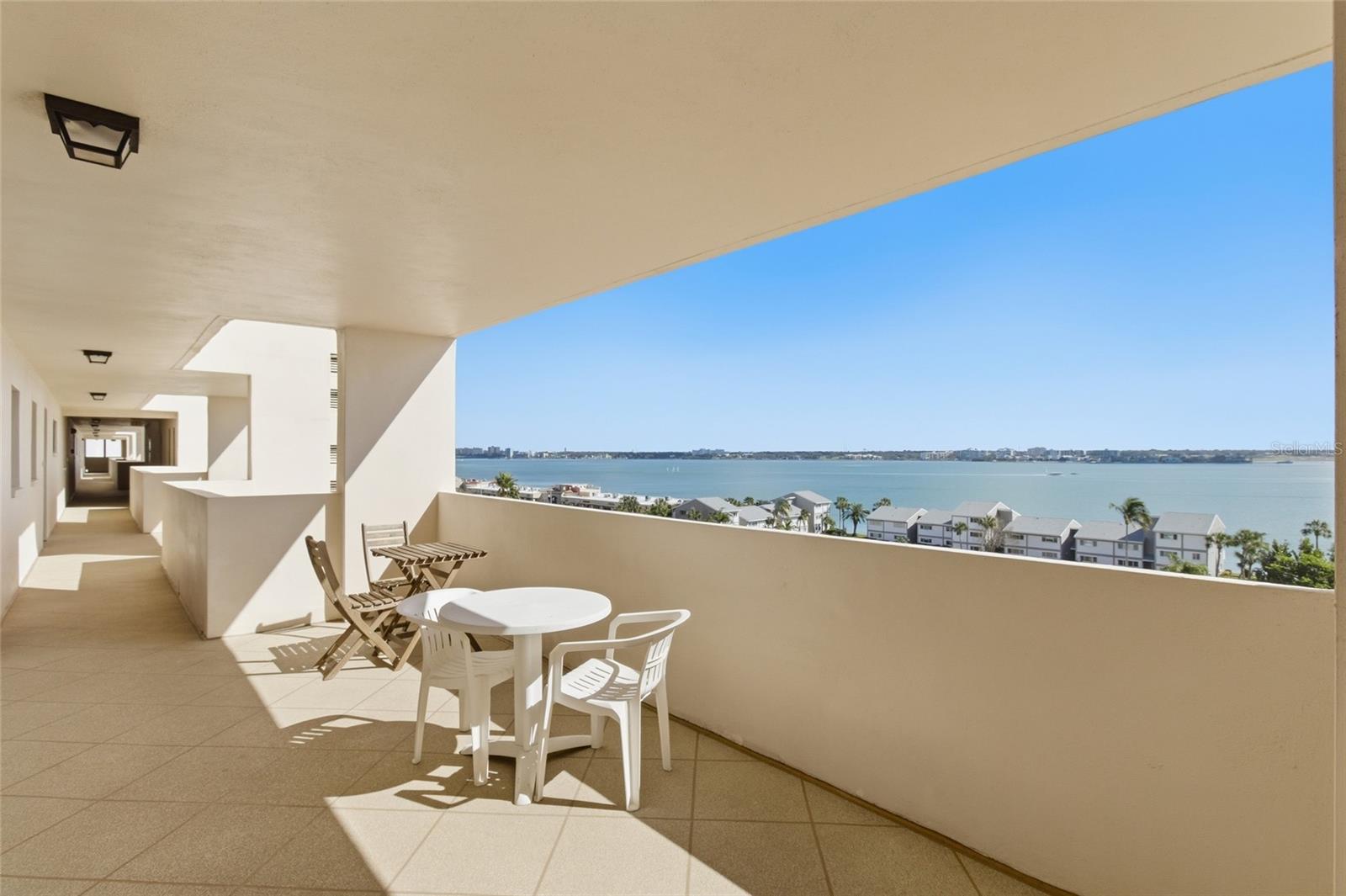 HARBOUR LIGHT TOWERS CONDO - Residential