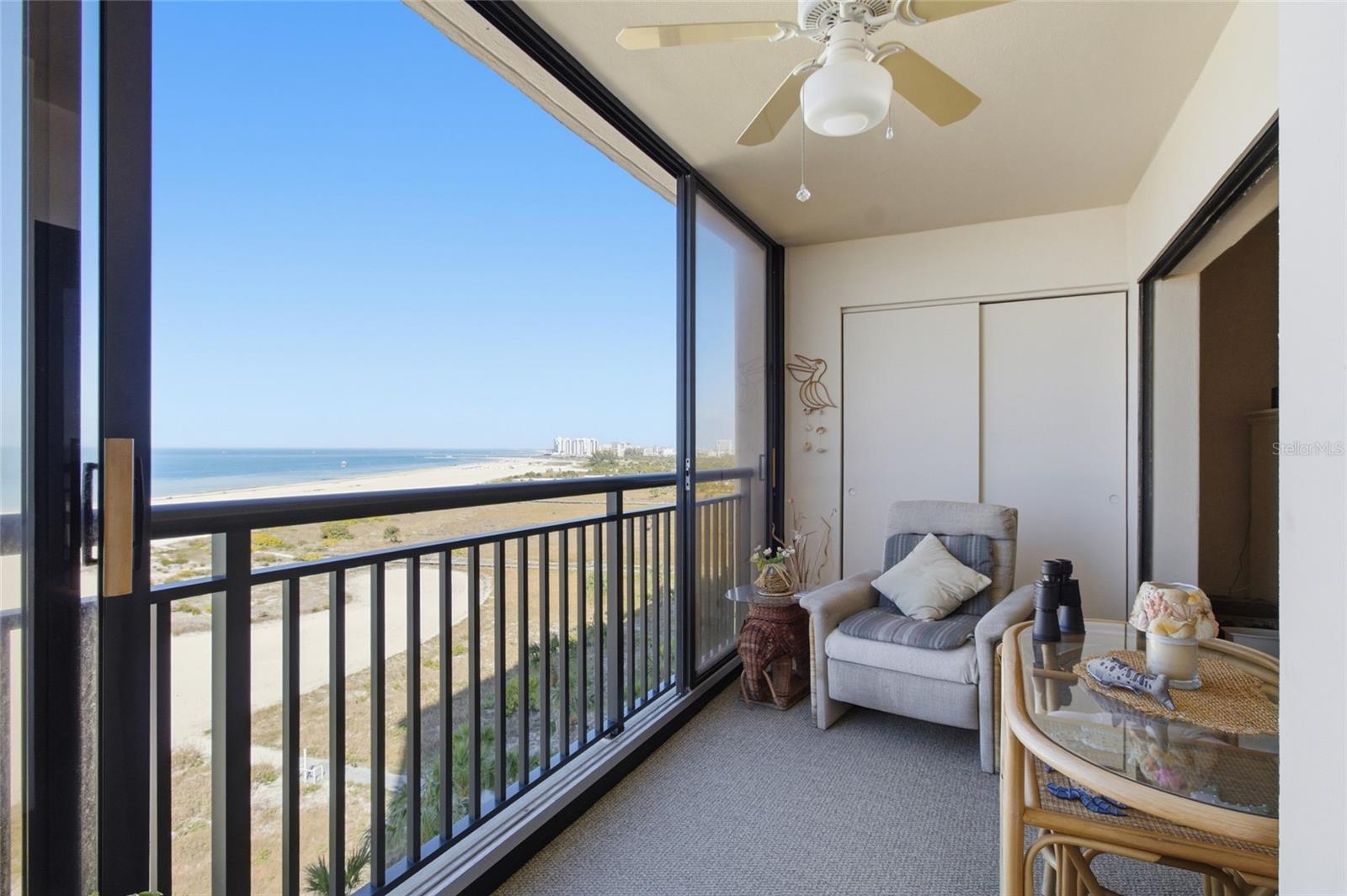 HARBOUR LIGHT TOWERS CONDO - Residential