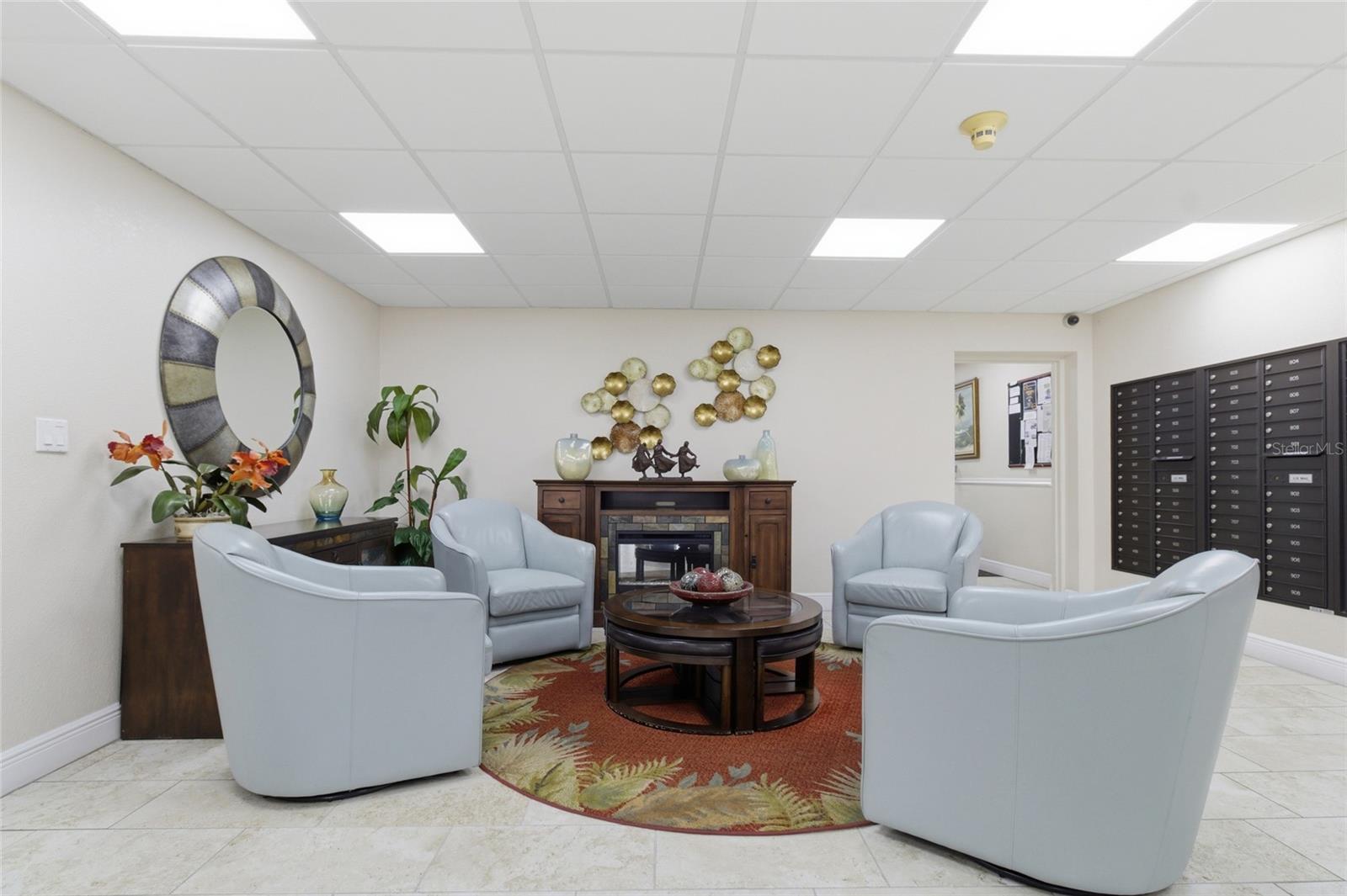 HARBOUR LIGHT TOWERS CONDO - Residential