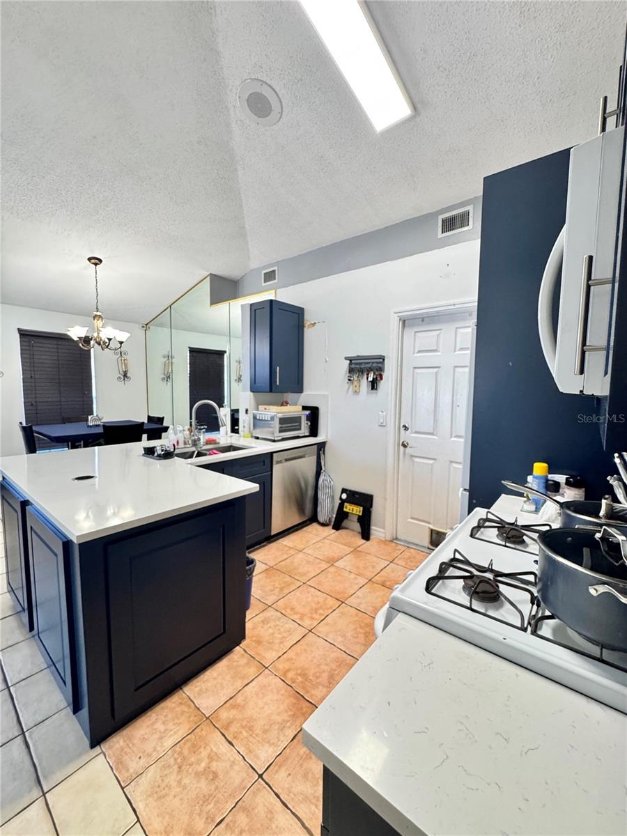 PINE RIDGE HOLLOW PH 02 - Residential Lease