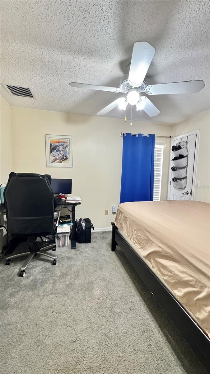 PINE RIDGE HOLLOW PH 02 - Residential Lease