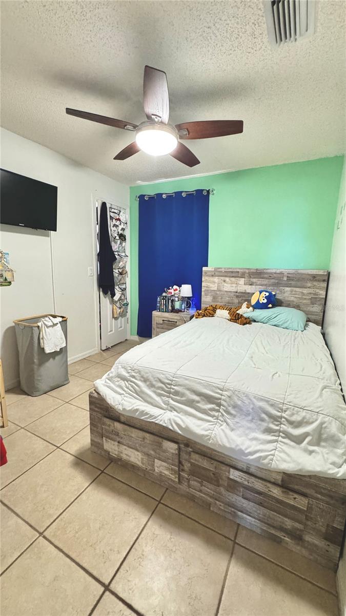 PINE RIDGE HOLLOW PH 02 - Residential Lease