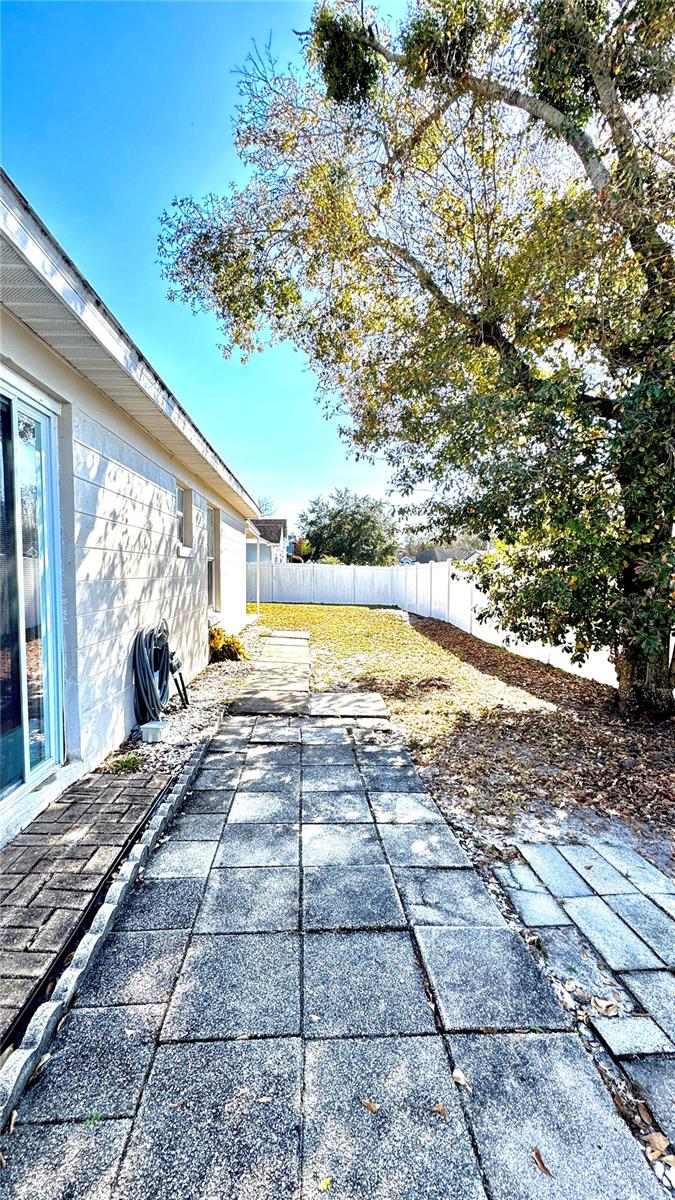 PINE RIDGE HOLLOW PH 02 - Residential Lease