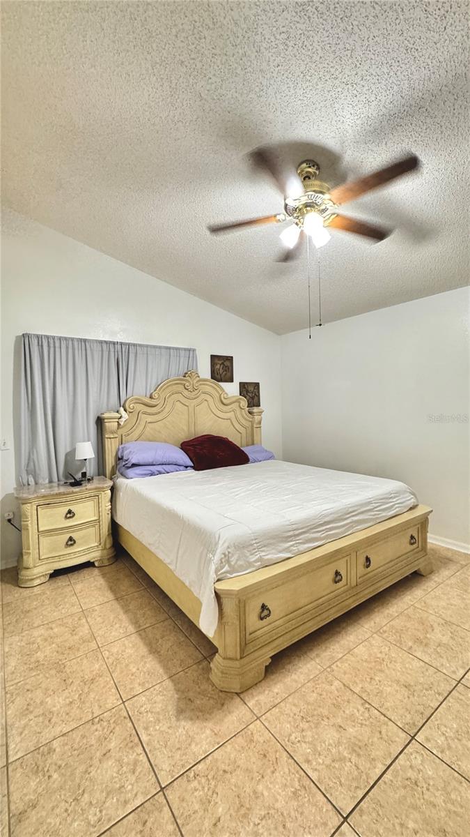 PINE RIDGE HOLLOW PH 02 - Residential Lease