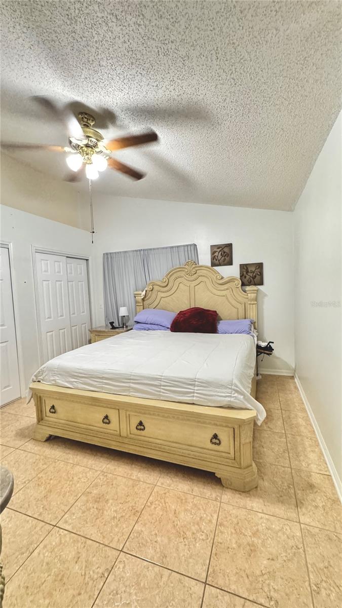 PINE RIDGE HOLLOW PH 02 - Residential Lease