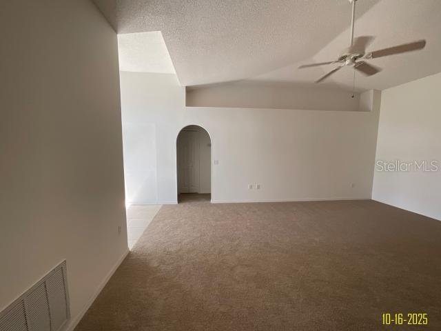 WHISPER LAKE - Residential