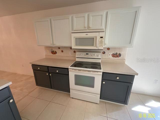 WHISPER LAKE - Residential