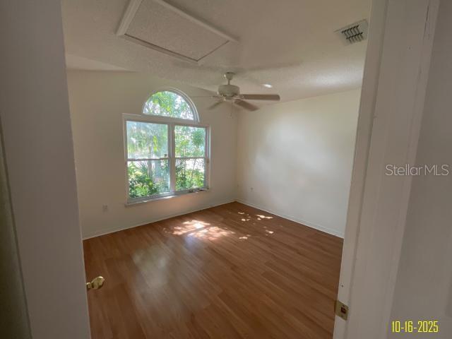 WHISPER LAKE - Residential